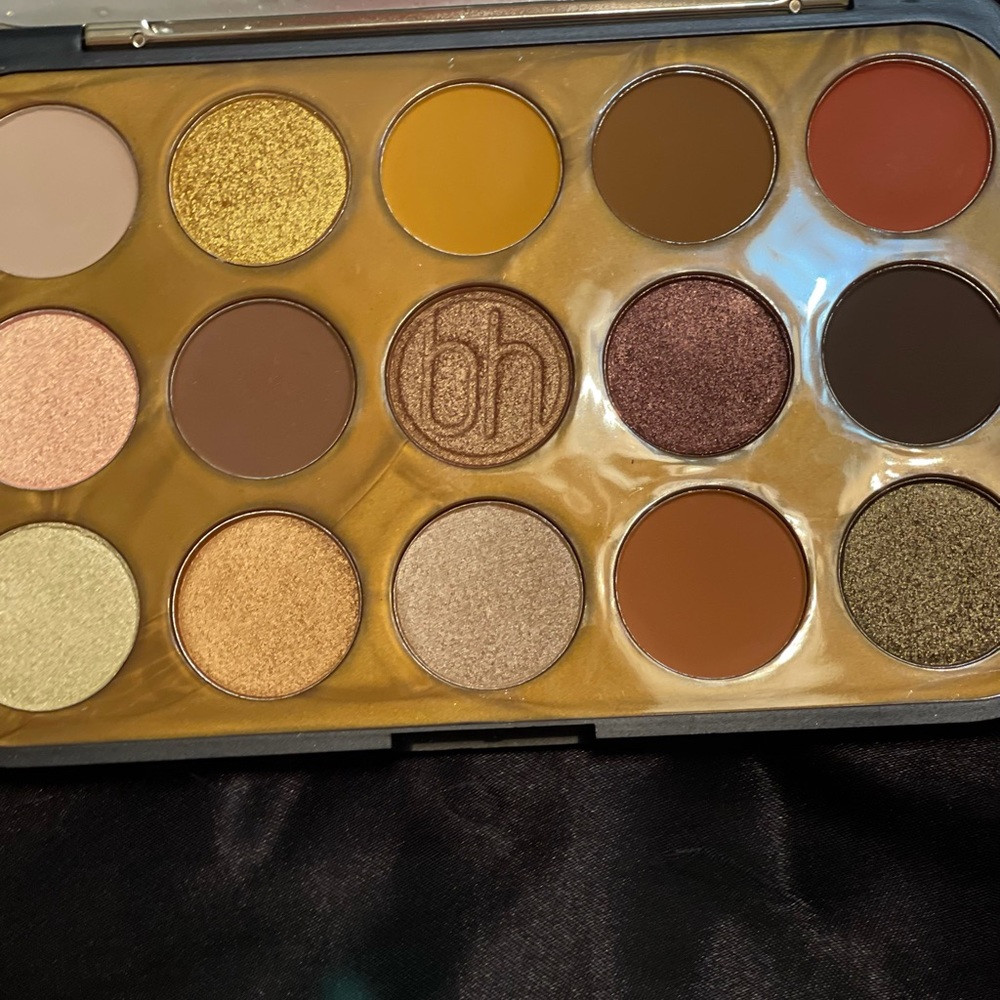 New make up - Picture 4 of 6